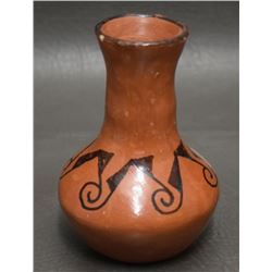 MARICOPA INDIAN POTTERY VASE (JOHNSON)