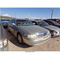 2003 - LINCOLN TOWN CAR