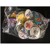 Image 1 : VINTAGE COLLECTIBLE BUTTONS LOT