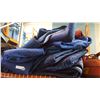 Image 1 : LOT OF 11 MOVING BLANKETS
