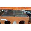 Image 2 : SAND BLASTING BOX W/ GUN