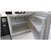 Image 2 : MAYTAG FRIDGE WITH UPPER FREEZER