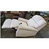 Image 4 : LAZY BOY LIFT CHAIR
