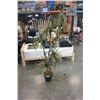 Image 1 : ARTIFICIAL TREE