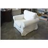 Image 2 : WHITE ARMCHAIR