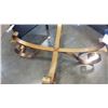 Image 2 : ROUND GLASSTOP METAL BASE COFFEE TABLE