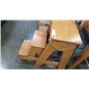 Image 1 : PINE STEP STOOL