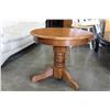 Image 2 : ROUND OAK SIDE TABLE