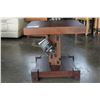Image 2 : NEW ASHLEY MODERN SQUARE ACCENT EDNTABLE, RETAIL $449