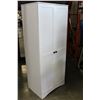 Image 2 : WHITE WARDROBE