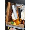 Image 3 : 2 BOXES OF GLASSWARE, CLOCK, AND PILLOWS