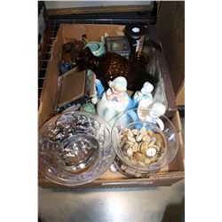 TRAY OF COLLECTIBLES AND STONES ETC