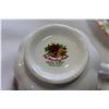 Image 2 : 5 OLD COUNTRY ROSE TEA CUPS AND SAUCERS