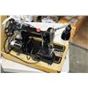 Image 3 : BLACK PFAFF30 SEWING MACHINE IN CASE