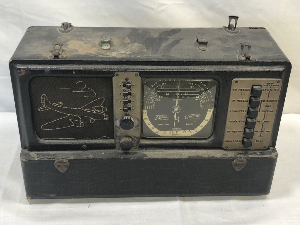 Zenith Transoceanic Radio Model 7g605