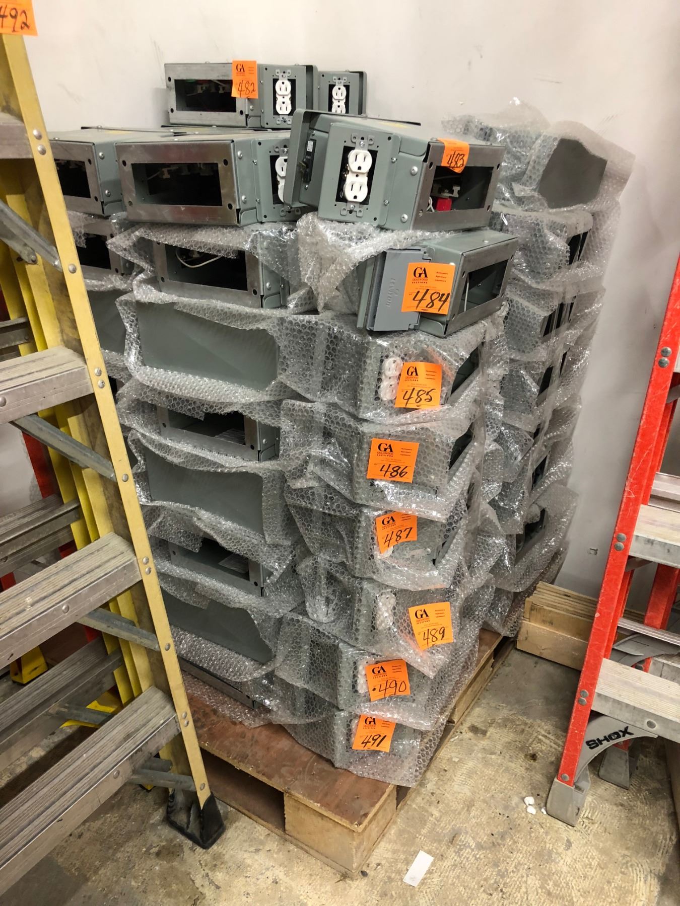10 New Breaker Boxes Dandy V120, 15 AMPS, Hz 60, Enc Type 3R Model DPP5 ...