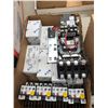 Image 2 : 12 Eaton Circuit Breakers Type ZB12-4-CAT #XTB004BC1 plus Large Lighting Connector SN#B1530