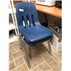 Image 3 : 2 Older Leather Office Chairs, 2 Folding Chairs, 2 Stacking Chairs, Folding Lid Container w/ Bubble 