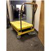 Image 3 : 750 LB Capacity Portable Cart with Hydraulic Lift