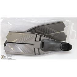 PEGASUS FLIPPERS SIZE SMALL (6-7)