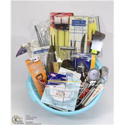 LOT OF ASSORTED KITCHEN SUPPLIES