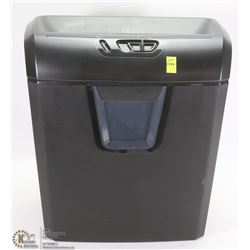 STAPLES PAPER SHREDDER