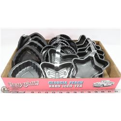 FLAT OF ASSORTED MINI PANS