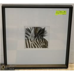SHOWHOME ZEBRA FACE PICTURE IN FRAME