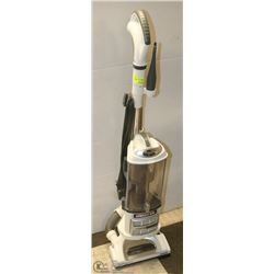 SHARK ANTI-ALLERGEN VACUUM