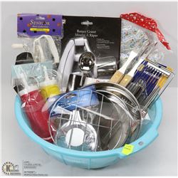 BOWL OF KITCHEN ACCESSORIES