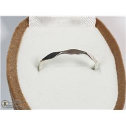 STERLING SILVER RING SIZE 6.5