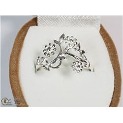 STERLING SILVER RING SIZE 6.75