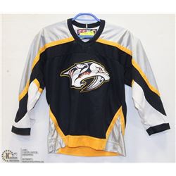 NASHVILLE PREDS BOYS L/XL JERSEY