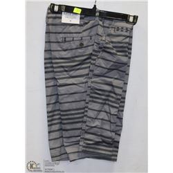 NEW MENS SHORTS SIZE 28