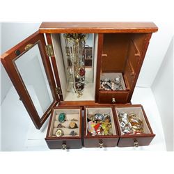 21)  GLASS FRONT 4 DRAWER JEWELLERY BOX