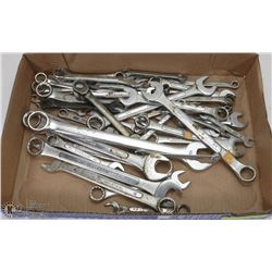 ESTATE FLAT OF 40 PLUS COMBINATION WRENCHES