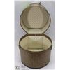 Image 1 : VINTAGE DELUXE HAT AND WIG BOX