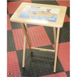 NATURAL WOOD TRAY TABLE.