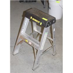 FEATHERLITE 2 FT ALUMINUM STEPLADDER