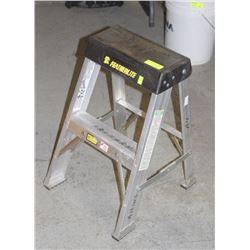 FEATHERLITE 2 FT ALUMINUM STEPLADDER