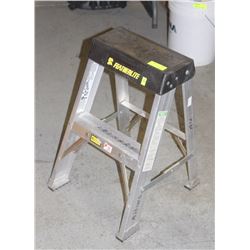 FEATHERLITE 2 FT ALUMINUM STEPLADDER