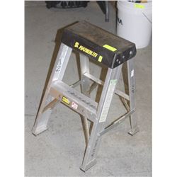 FEATHERLITE 2 FT ALUMINUM STEPLADDER