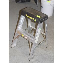 FEATHERLITE 2 FT ALUMINUM STEPLADDER