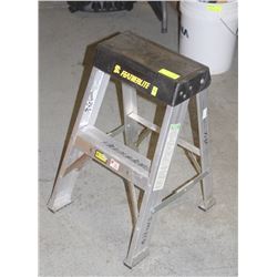 FEATHERLITE 2 FT ALUMINUM STEPLADDER