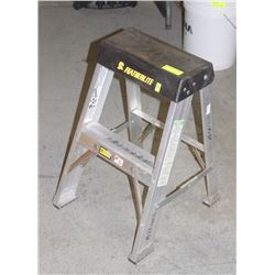 FEATHERLITE 2 FT ALUMINUM STEPLADDER