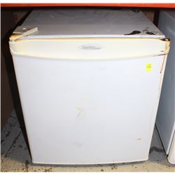 DANBY HALF-SIZE MINIFRIDGE