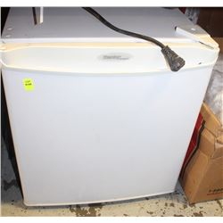 DANBY HALF-SIZE MINIFRIDGE