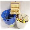 Image 1 : 2 PAILS OF ASSORTED SCREWDRIVERS, WOOD BITS &