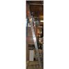 Image 1 : 12' ALUMINUM EXTENSION LADDER