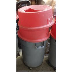 SINGLE BRUTE WASTE BIN WITH DOLLY AND 2 CATCH ALL